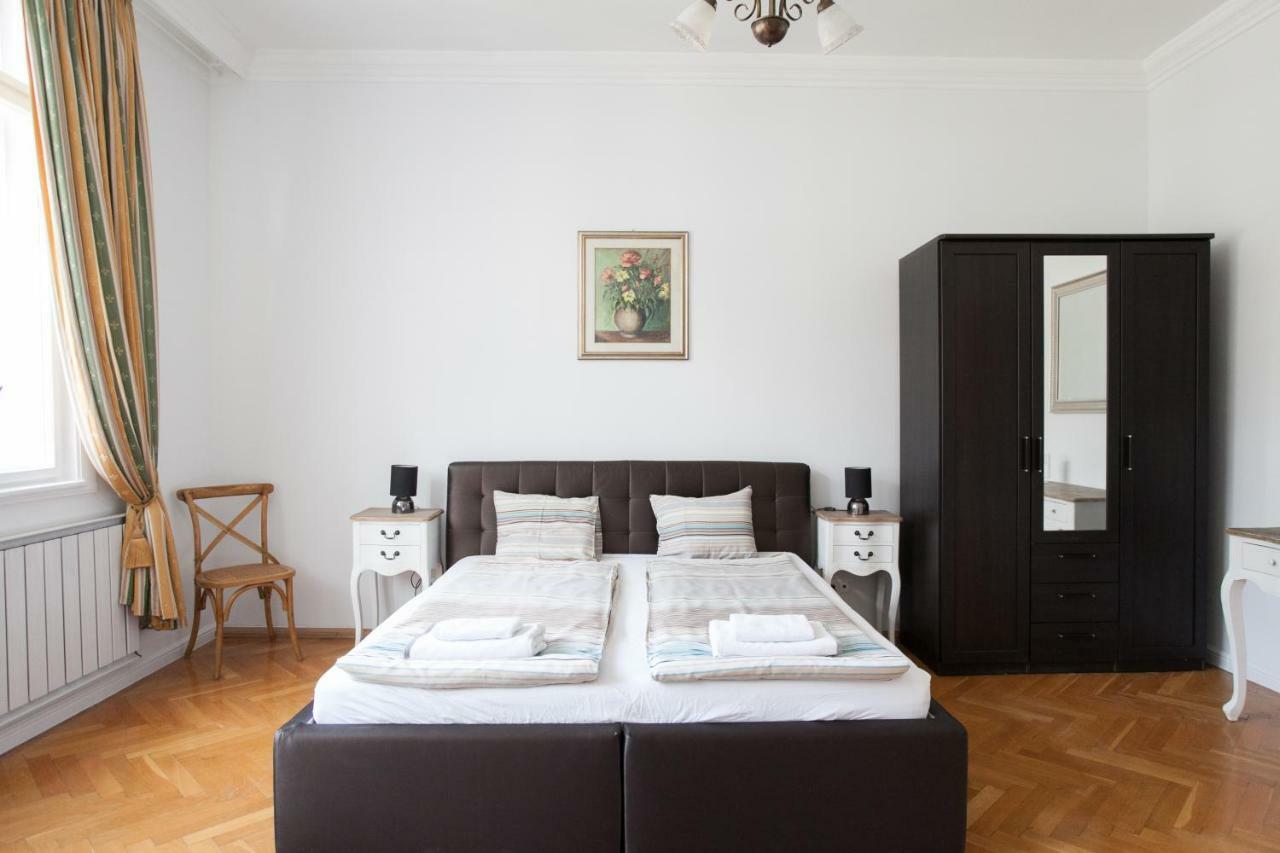 Chic & Charm Apartment Budapest Exterior photo